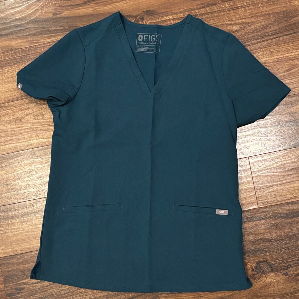 FIGS Women's Caribbean blue  Short Sleeve Top